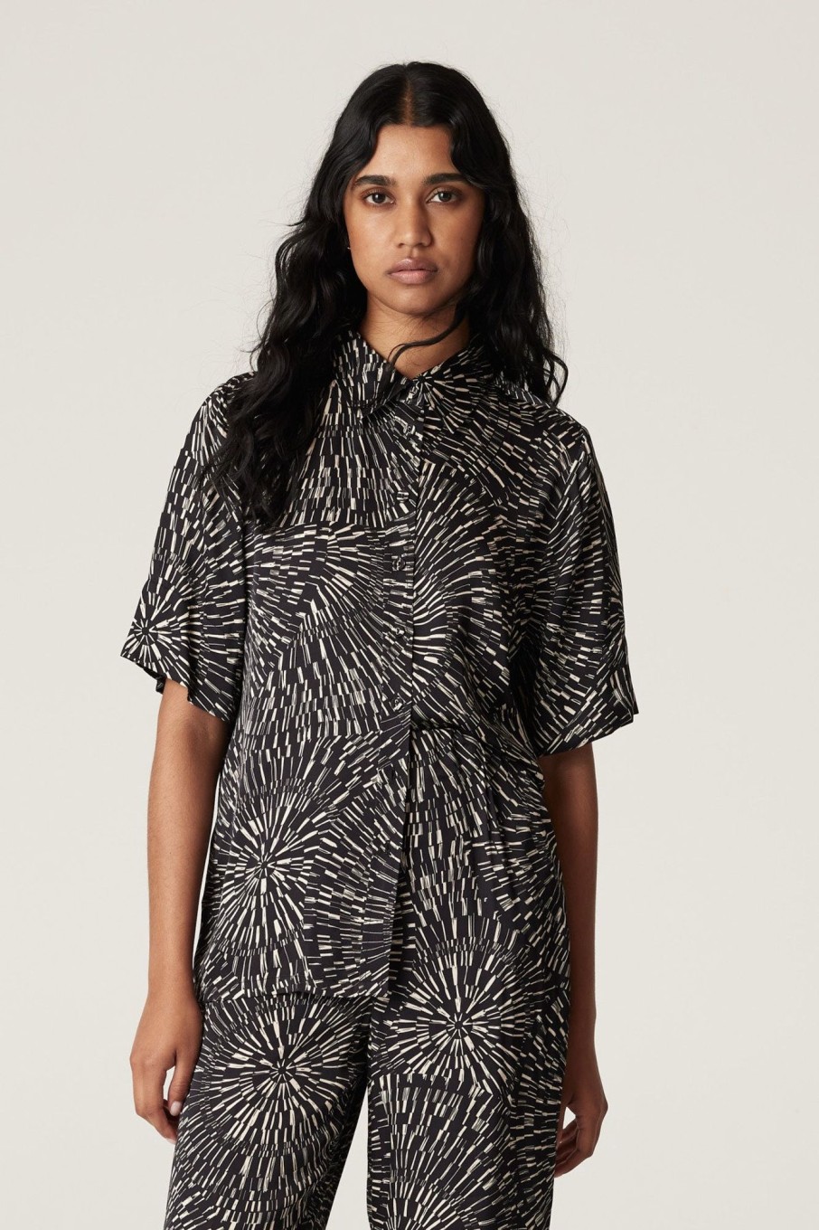 Cable Melbourne Matching Sets | Madie Shirt - Kaleidascope Print