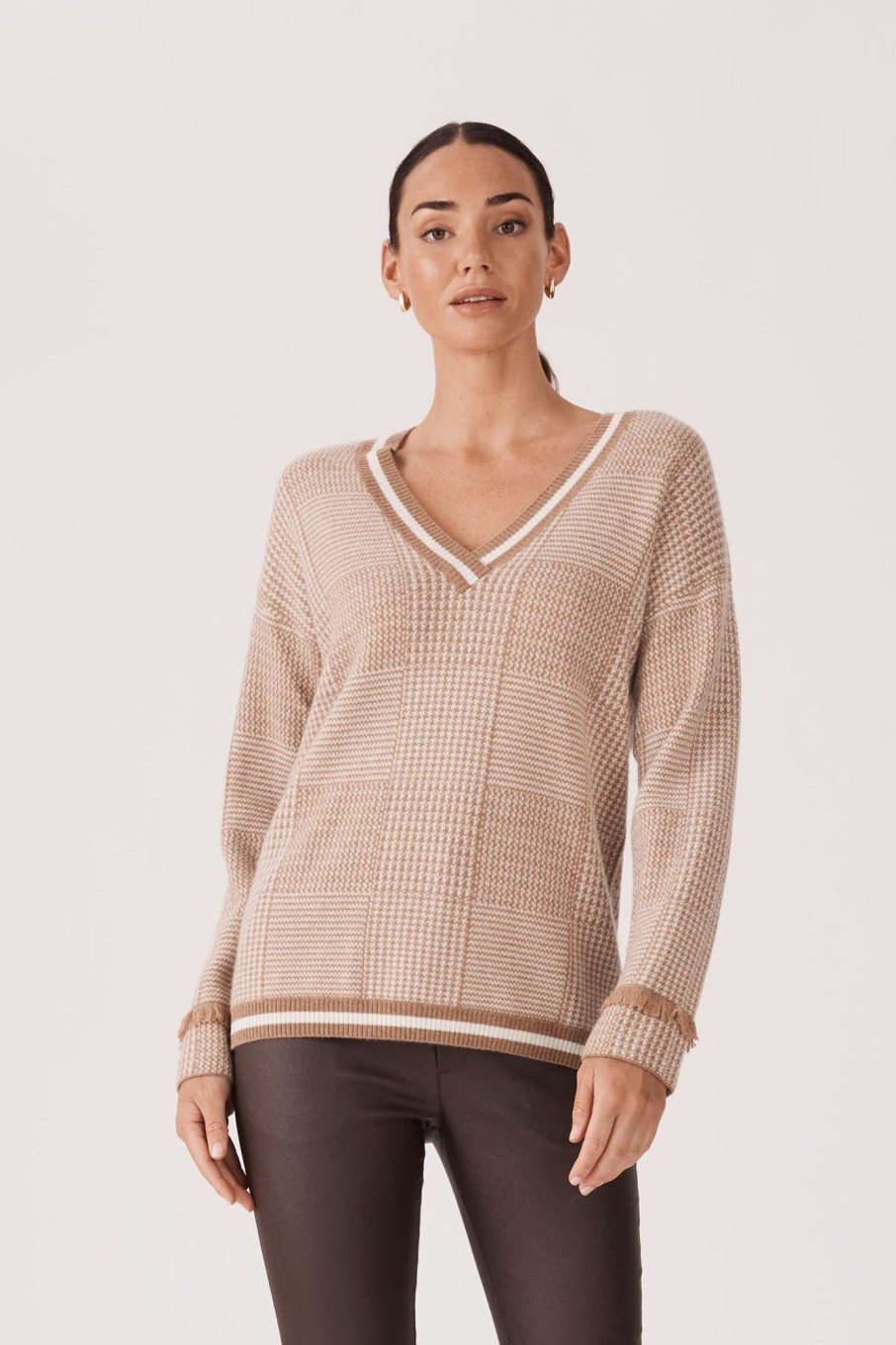 Cable Melbourne Jumpers | Houndstooth Fringe Jumper - Camel/White