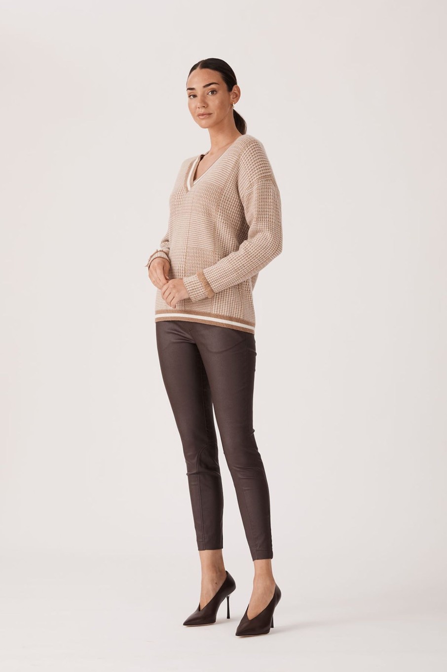 Cable Melbourne Jumpers | Houndstooth Fringe Jumper - Camel/White