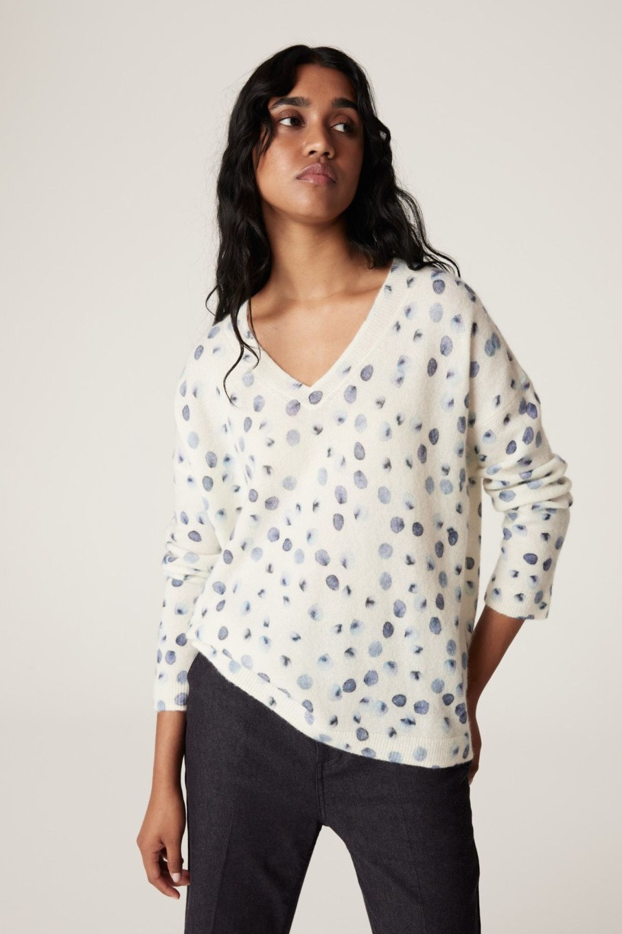 Cable Melbourne Jumpers | Luna V Neck Jumper - Luna Spot