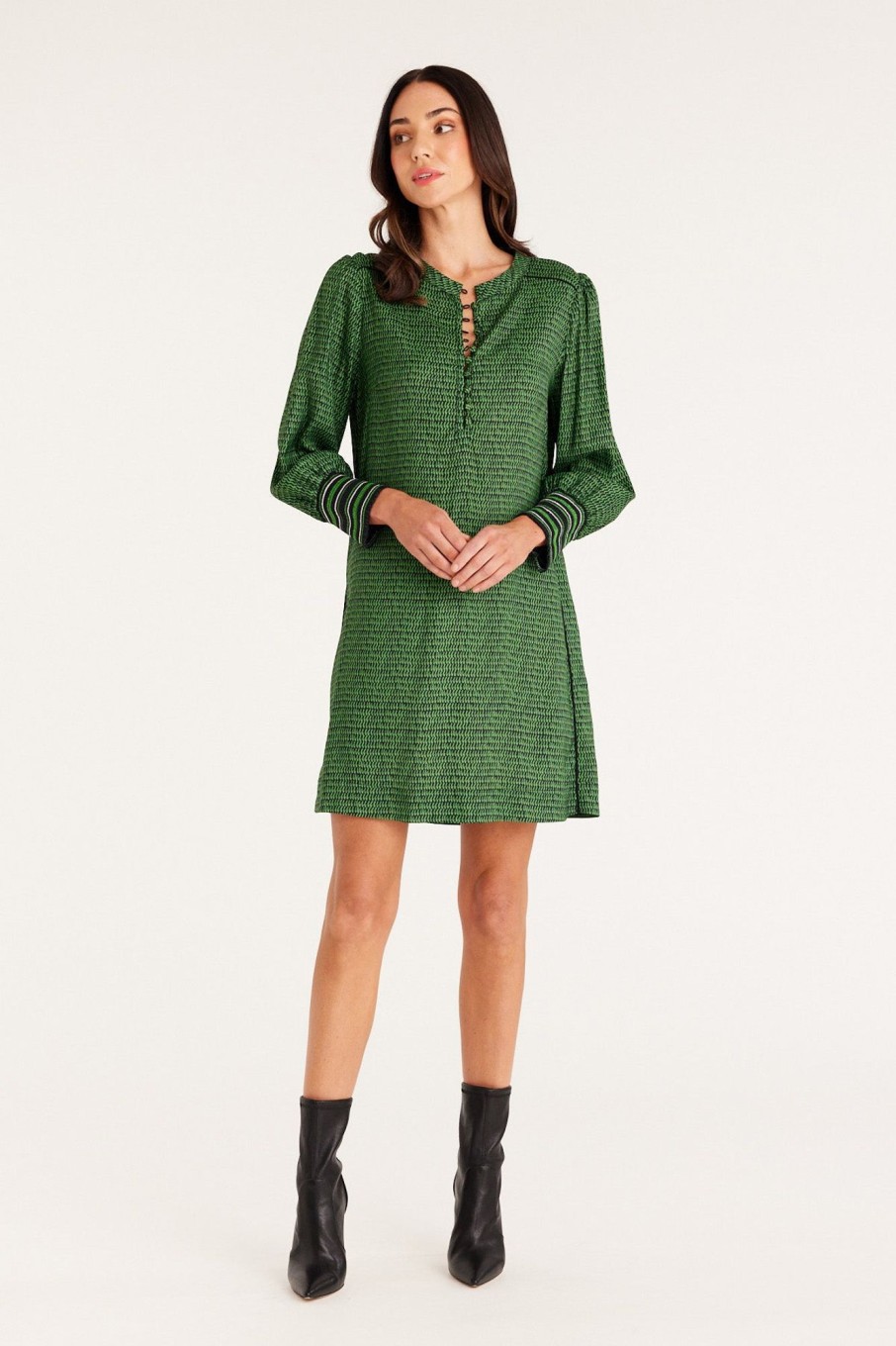 Cable Melbourne Dresses | Vienna Shift Dress - Green Print